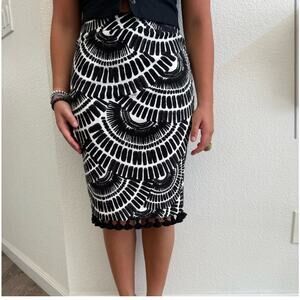 Trina Turk SZ. 00 Black White Skirt Party  Wedding Evening Cocktail Tassels